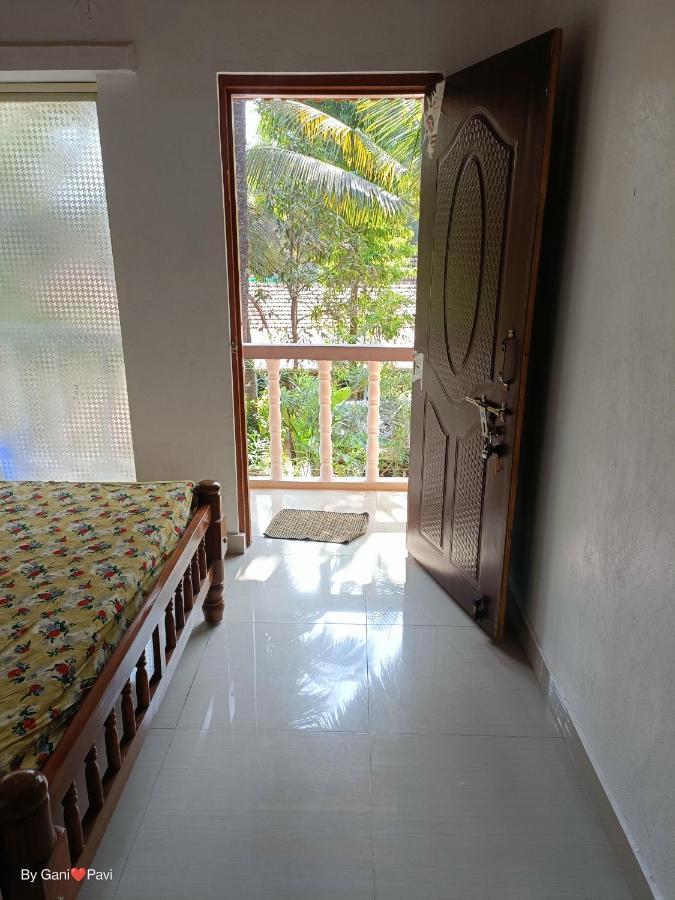 Golden Wings Cafe Hotell Gokarna  Eksteriør bilde