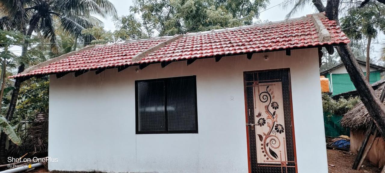 Golden Wings Cafe Hotell Gokarna  Eksteriør bilde
